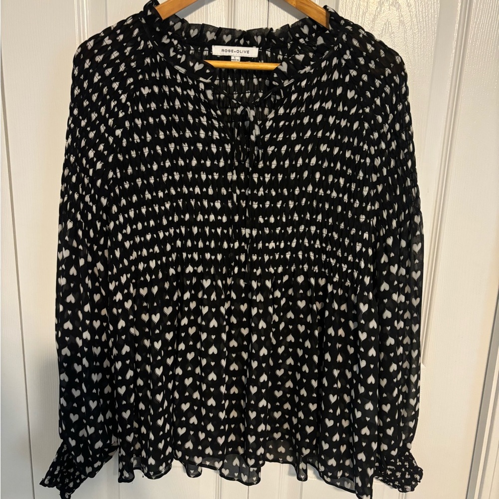 Women’s Black and White Heart Print Blouse Large